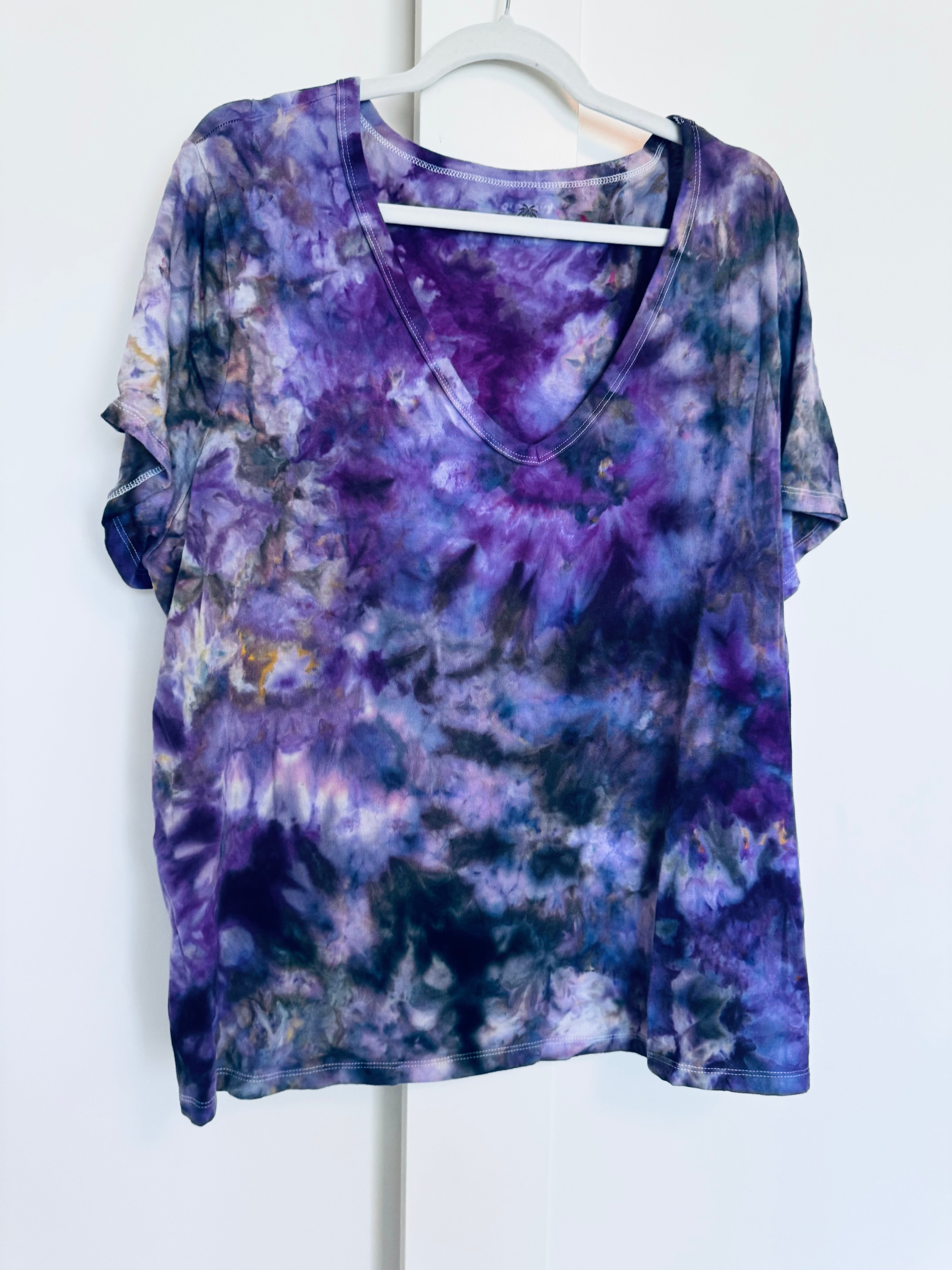 XXL Ice Dye Vintage Soft V-Neck Ladies Tee