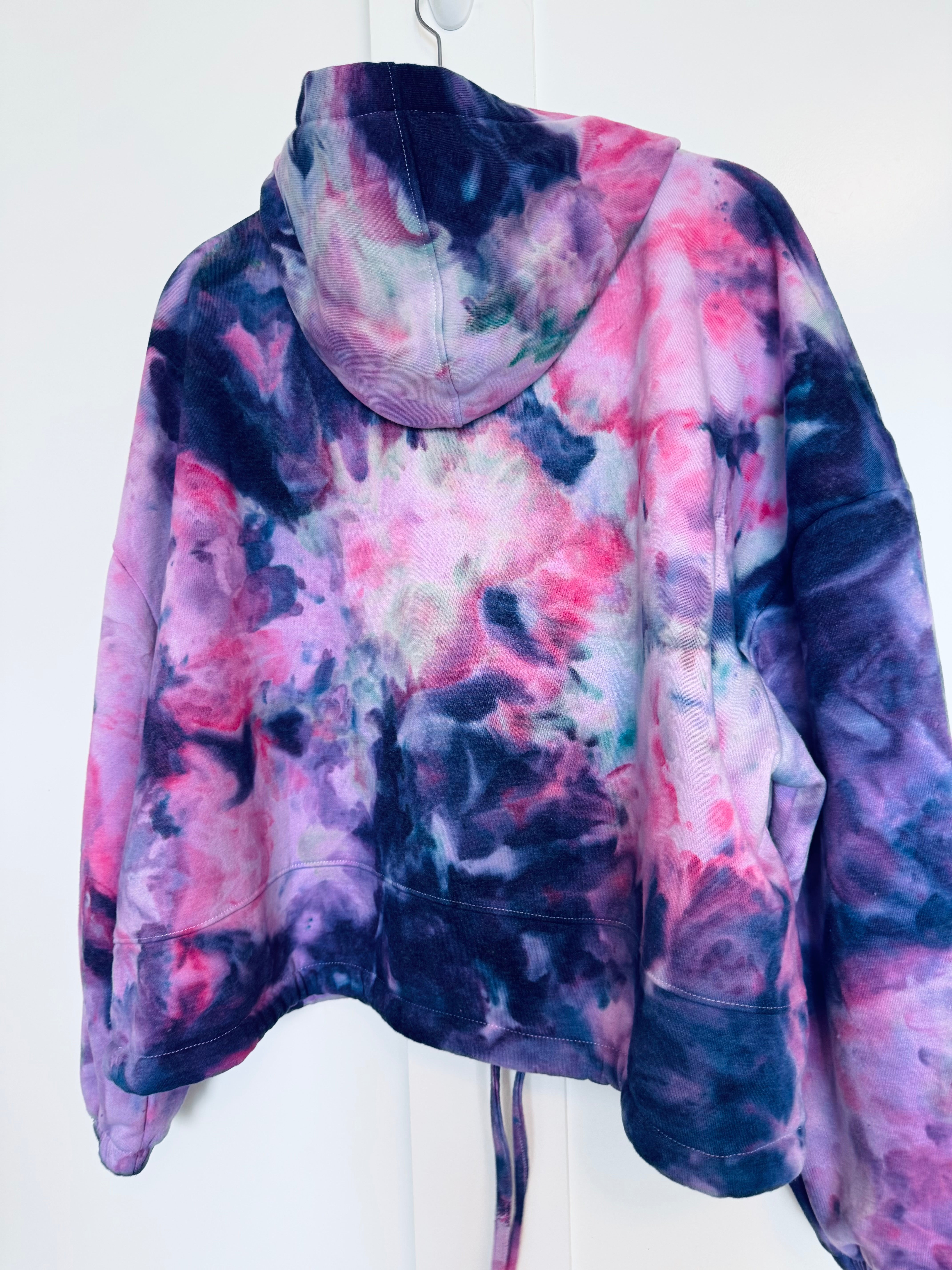 Large-XL Semi Cropped Cinch Hoodie