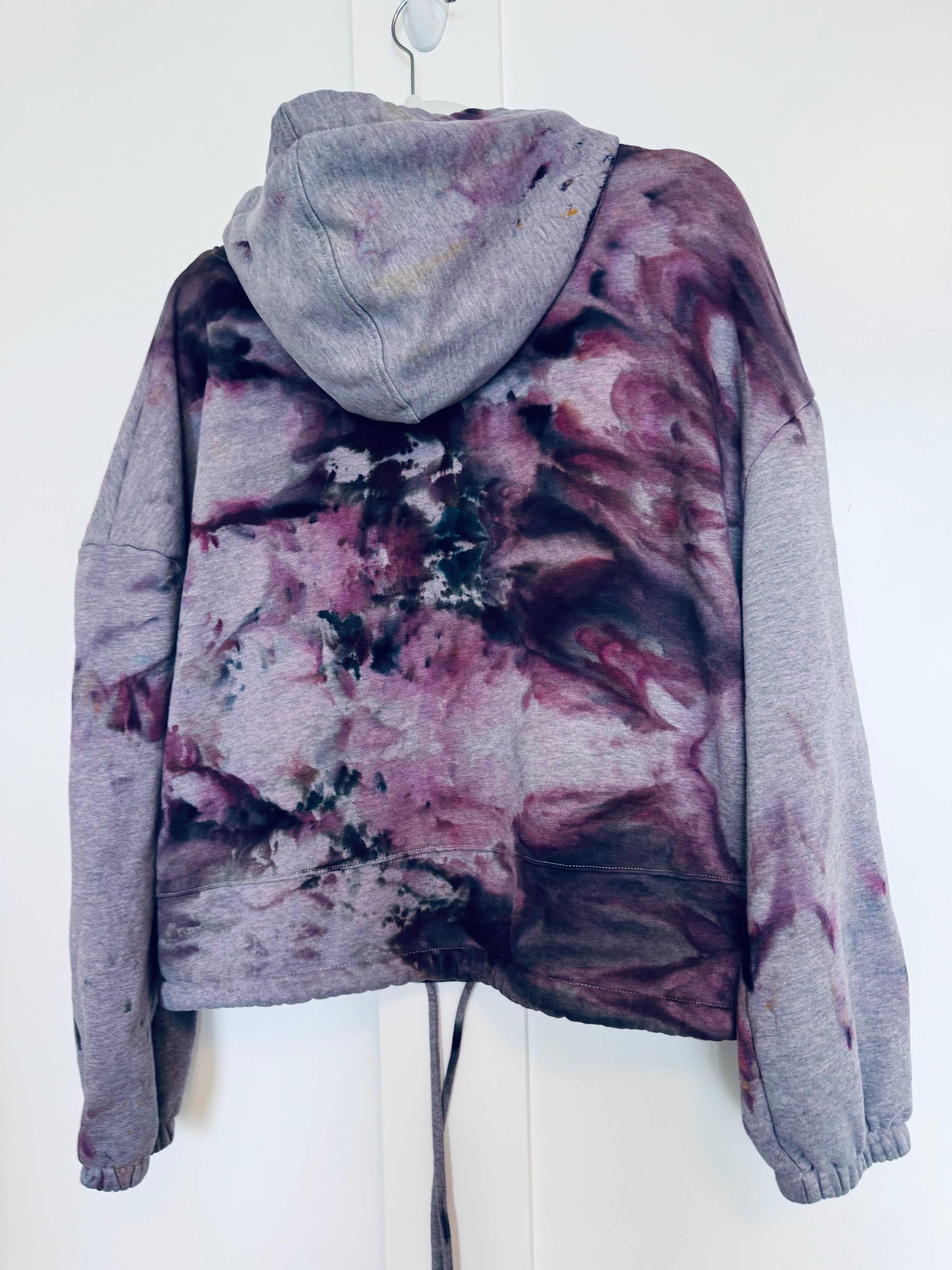 Large-XL Semi Cropped Cinch Hoodie