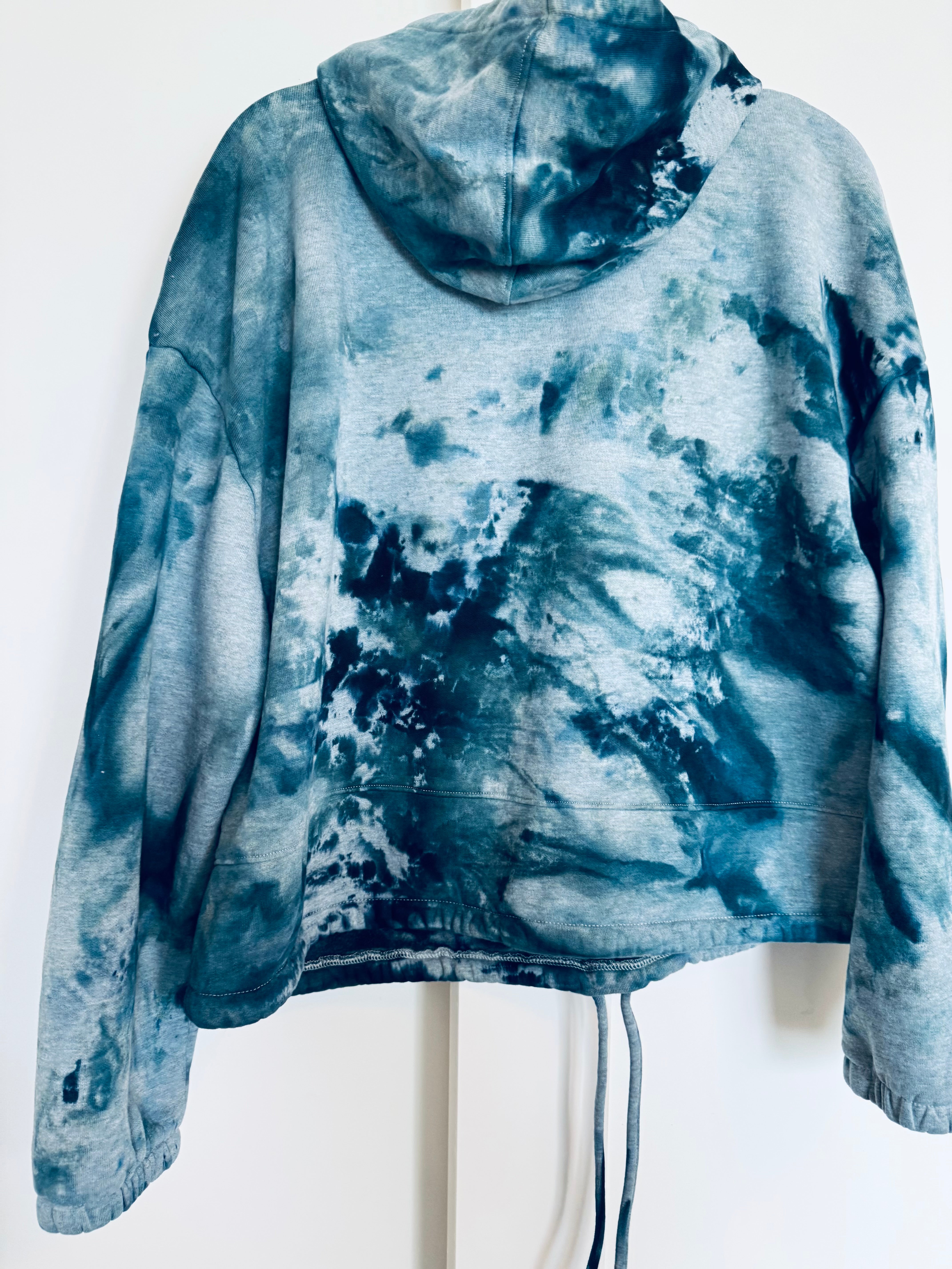 Large-XL Semi Cropped Cinch Hoodie