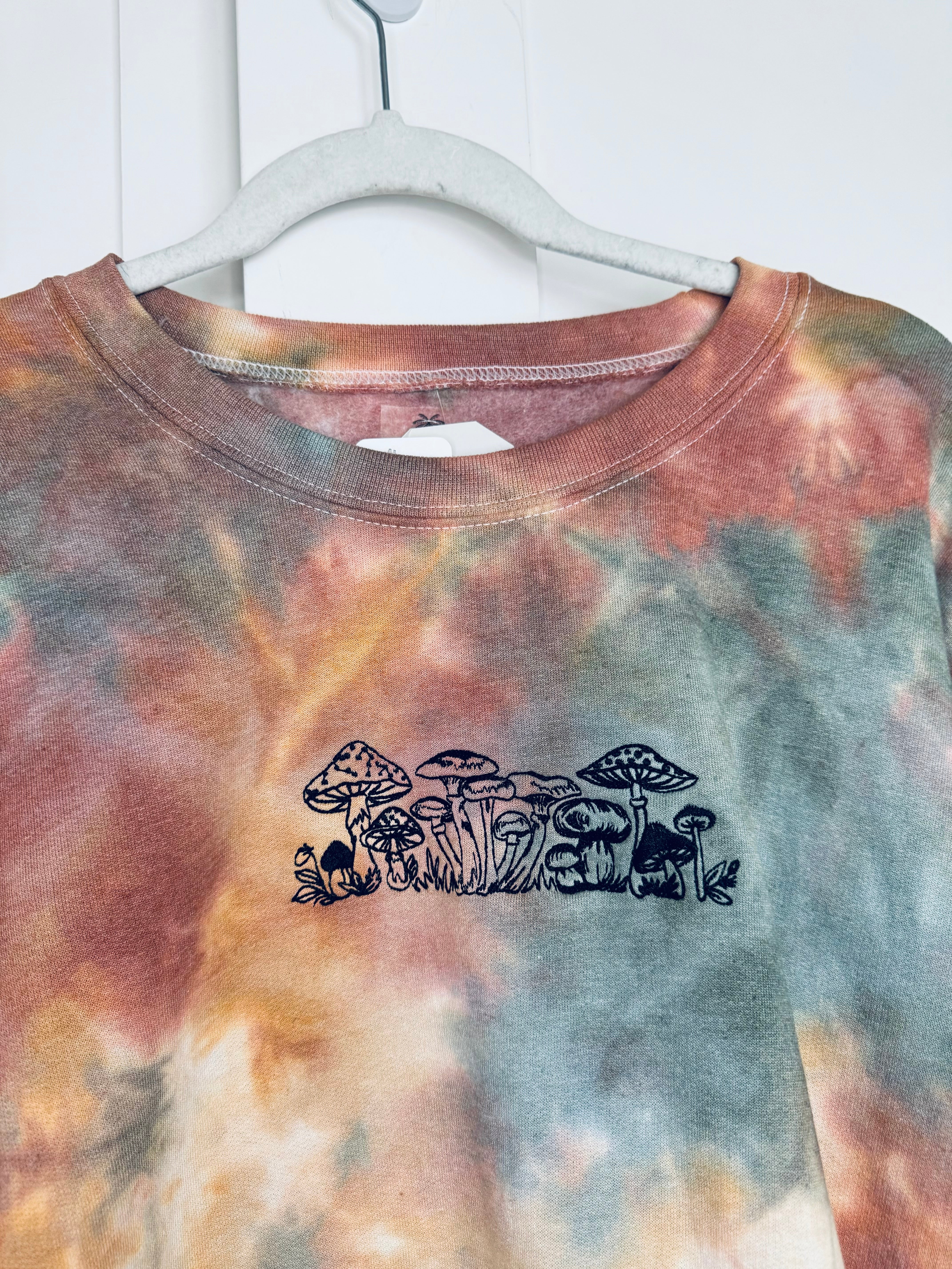 XL Dyed Embroidered Mushroom Unisex Crew