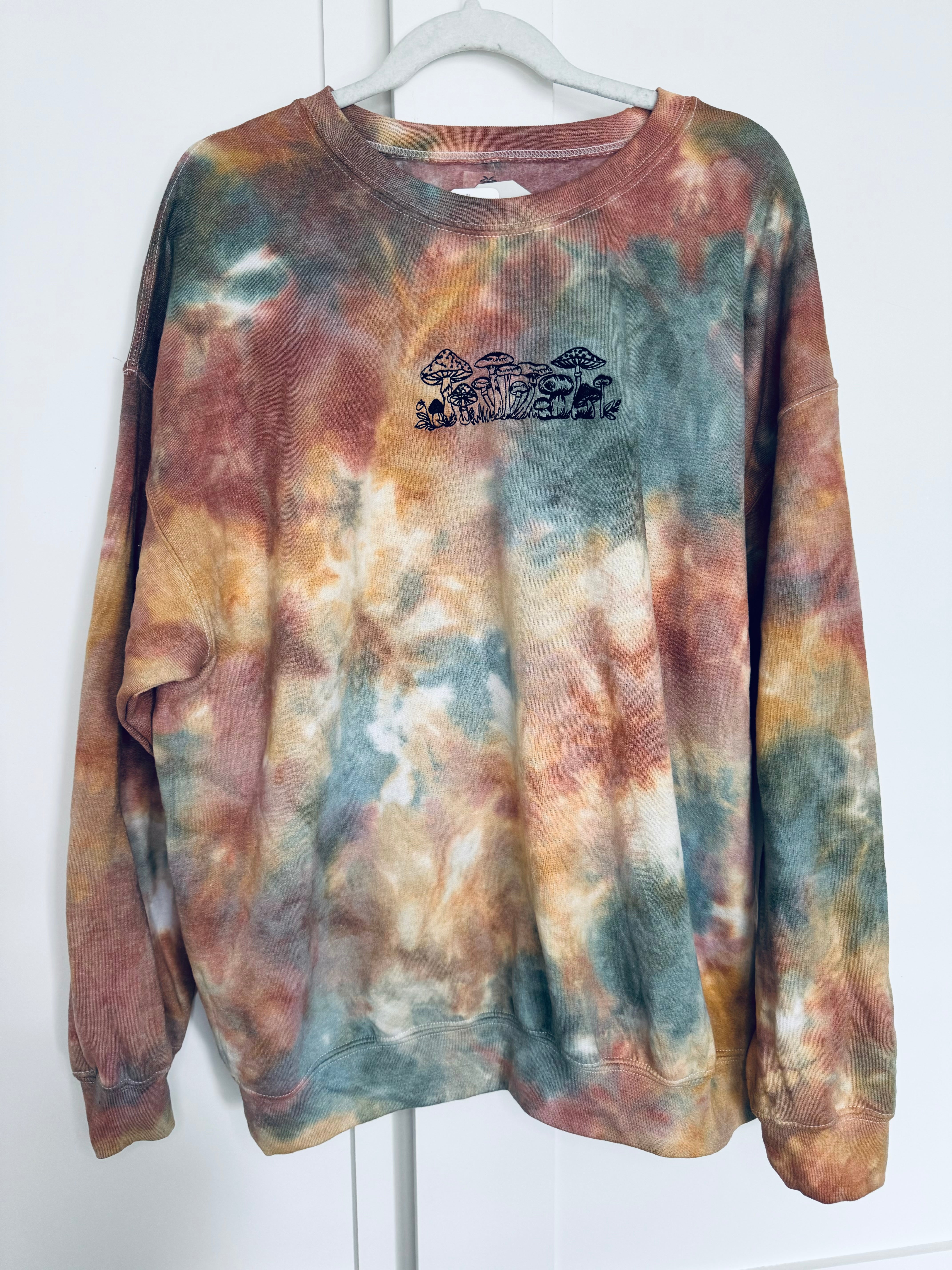 XL Dyed Embroidered Mushroom Unisex Crew