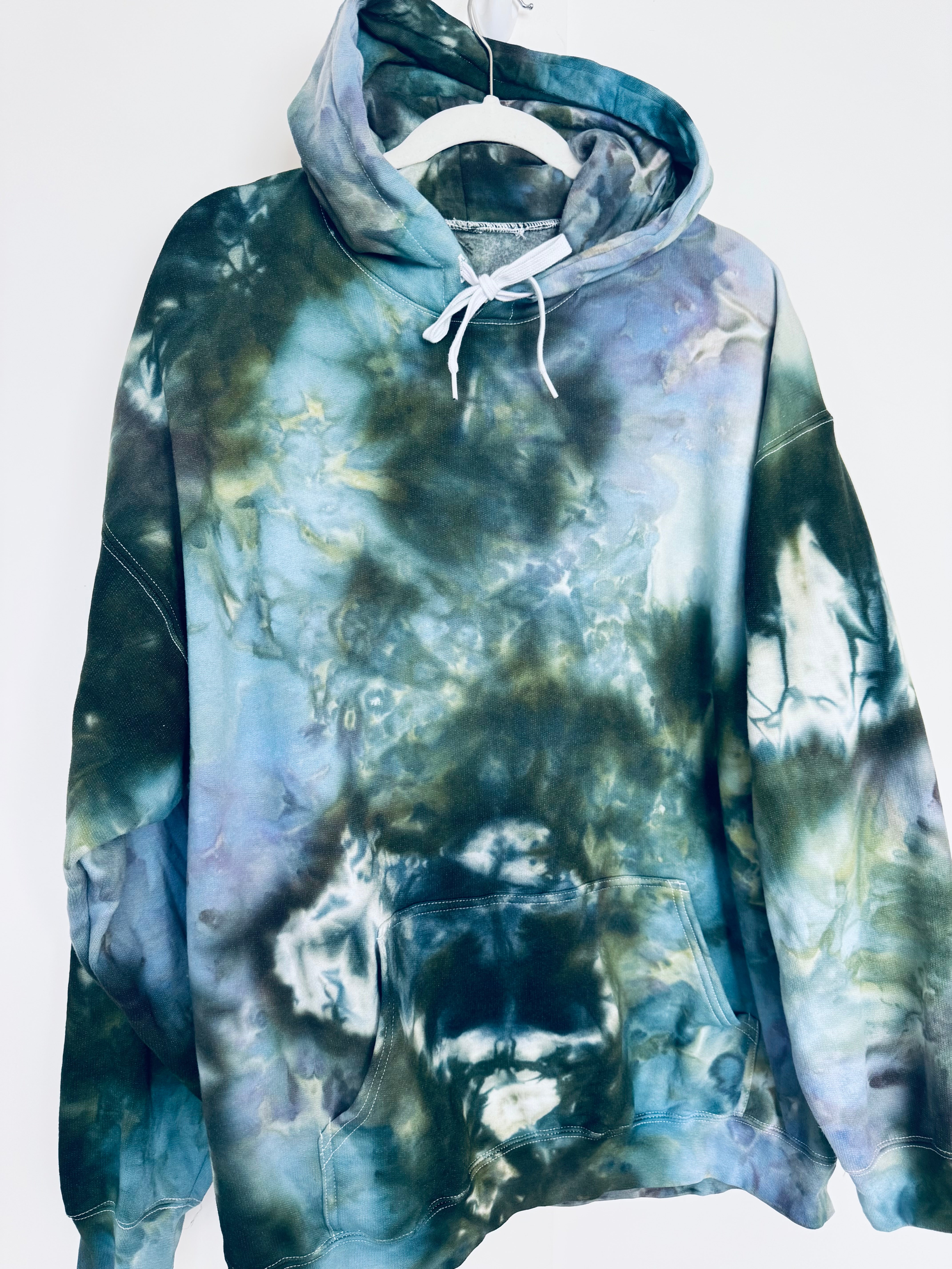 XXL Ice Dye Hoodie