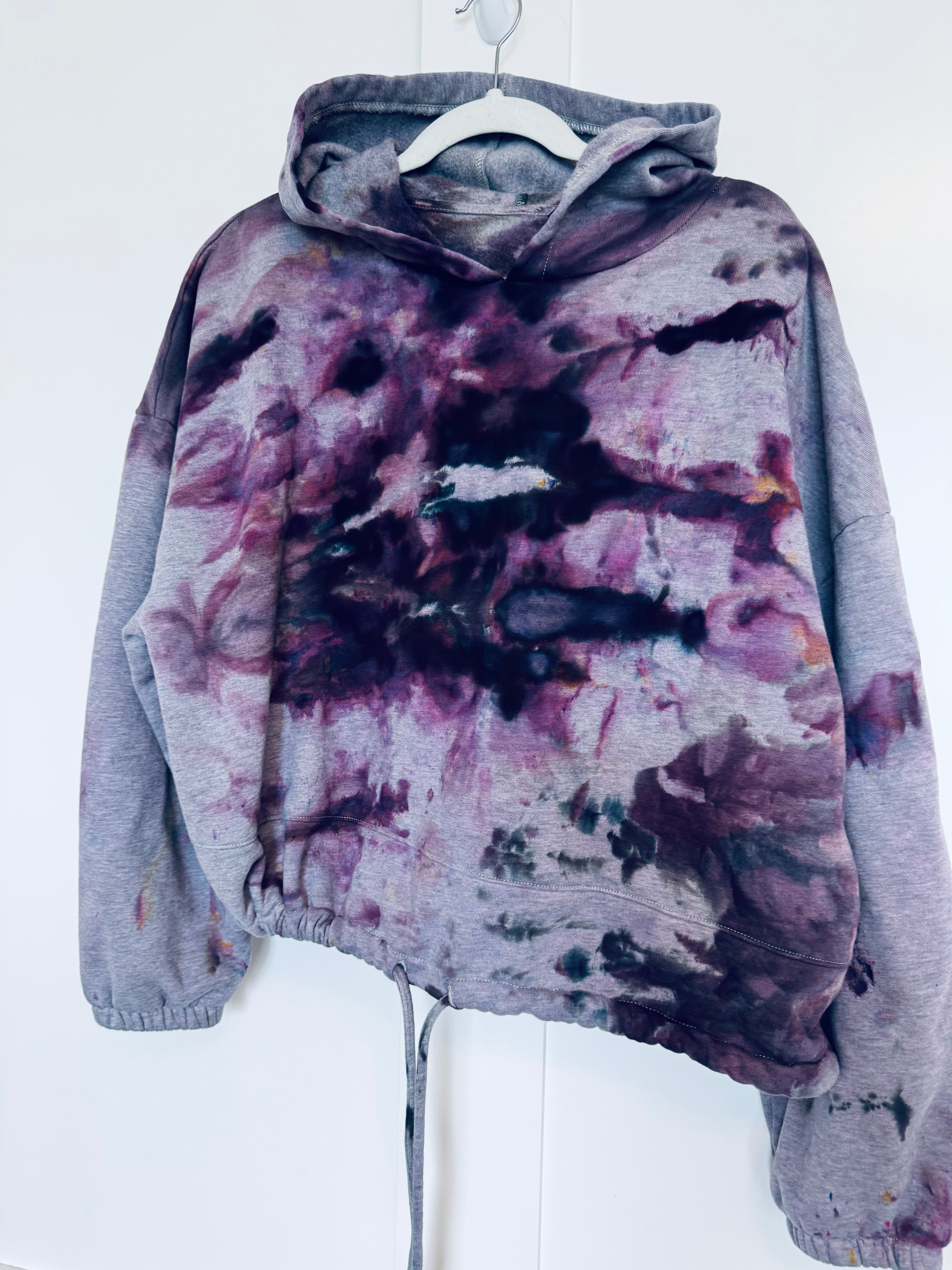 Large-XL Semi Cropped Cinch Hoodie