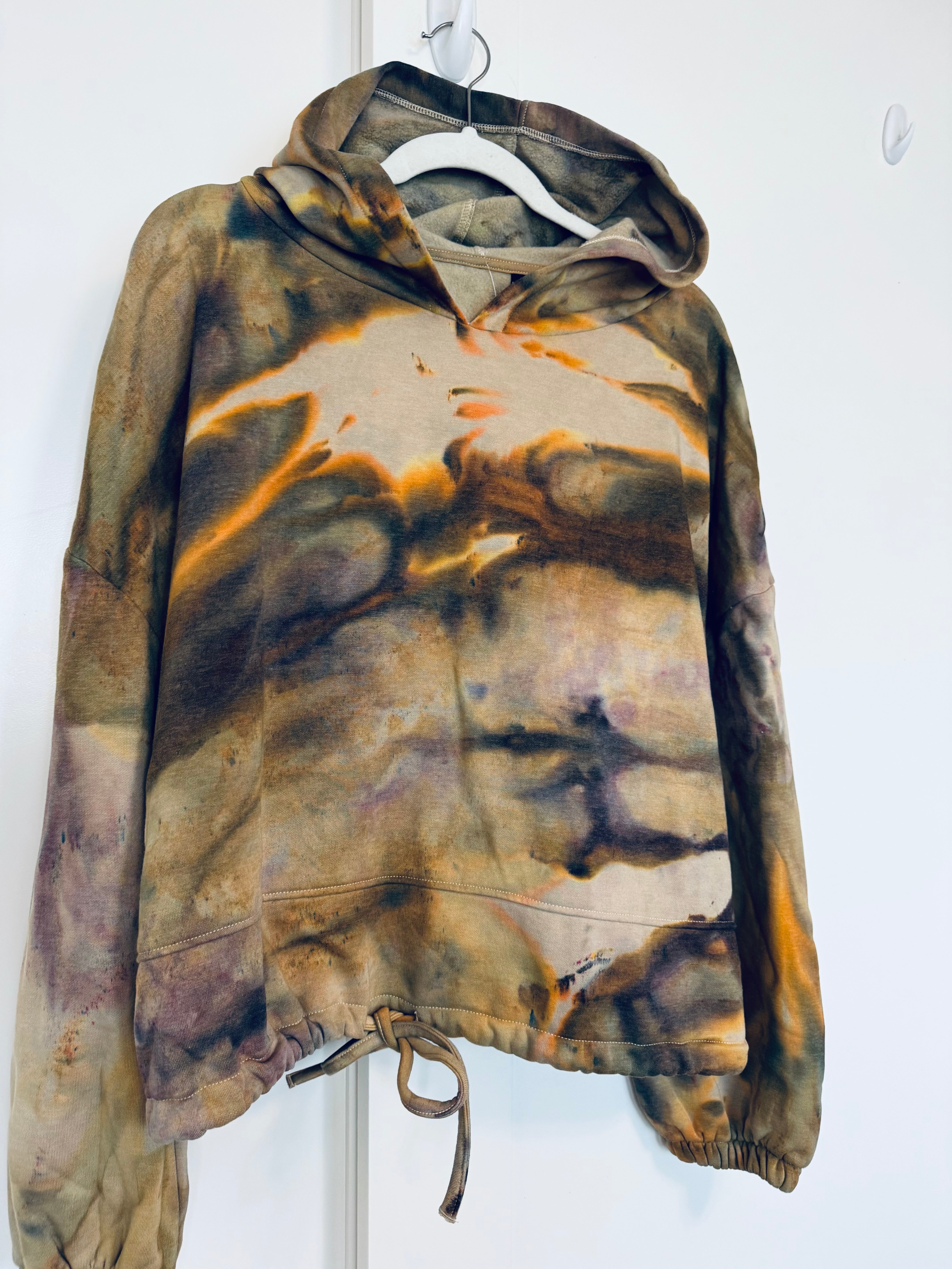 L-XL Semi Cropped Cinch Hoodie