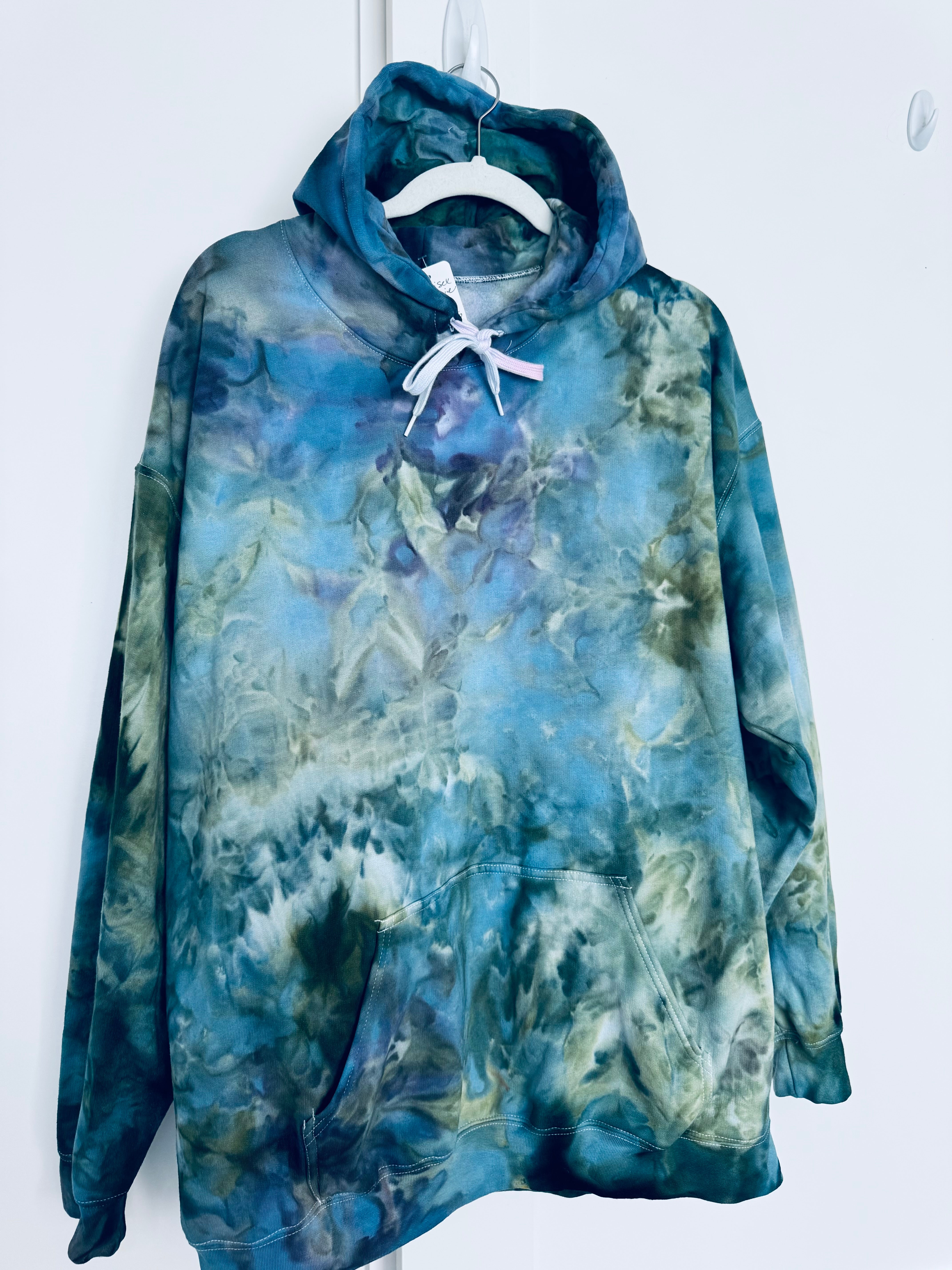 XL Unisex Ice Dye Hoodie