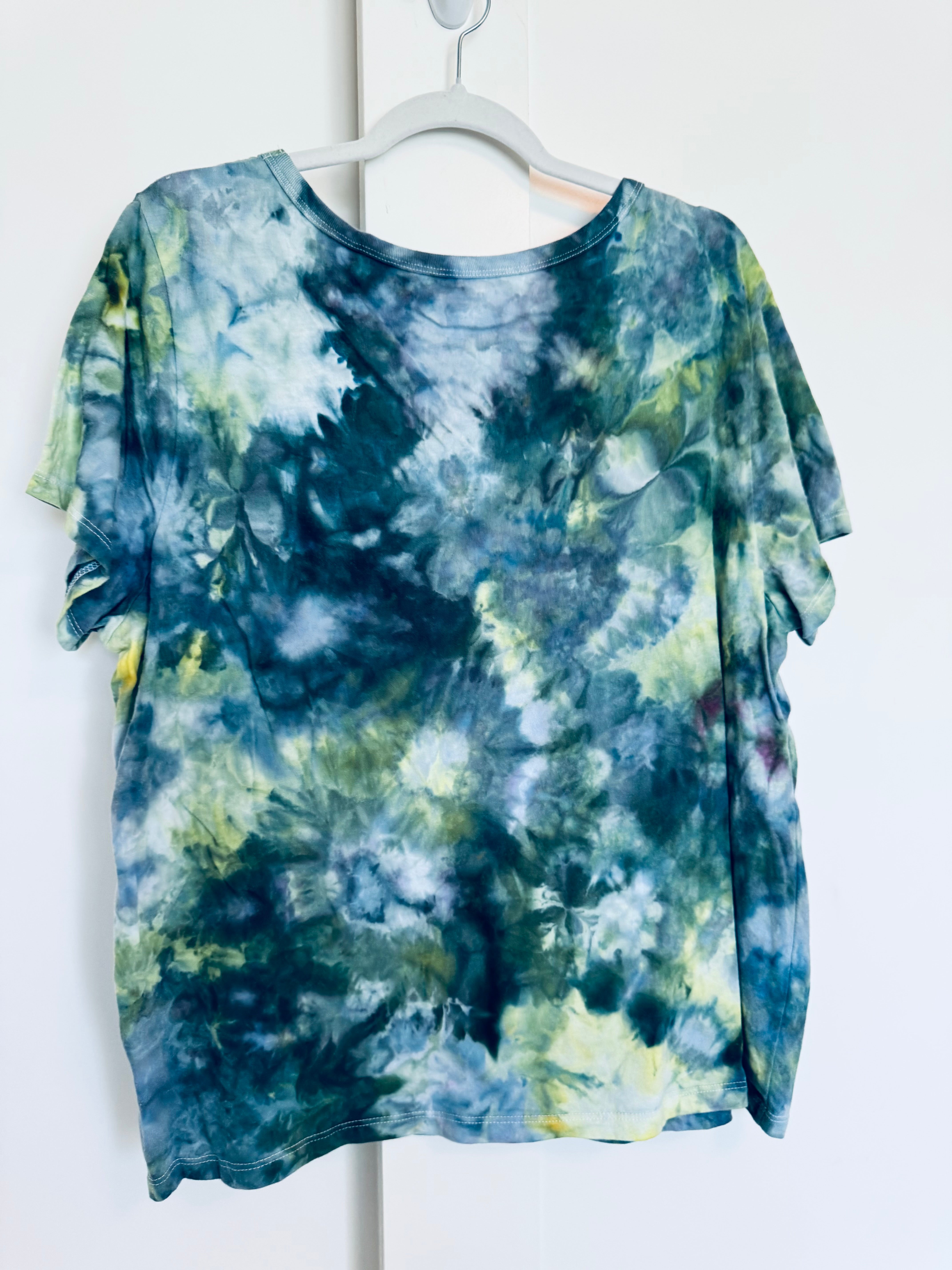 XL Ice Dye Vintage Soft V-Neck Ladies Tee